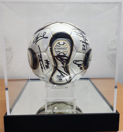 Italy 2006 World Cup Winners Team Signed Ball incl Acrylic Case